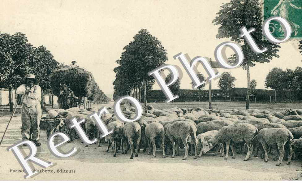  la Place et l'Avenue de la Gare