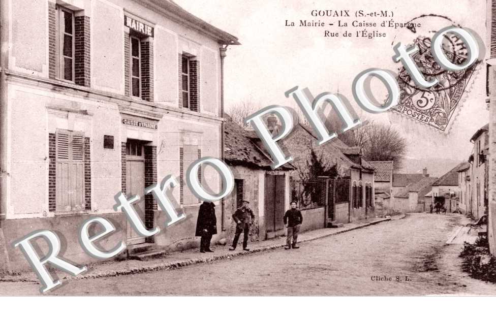 la Mairie, la Caisse d'Epargne et la Rue de l'Eglise