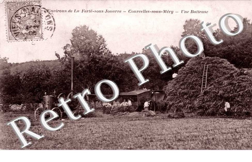 Courcelles sous Mery - Une batteuse