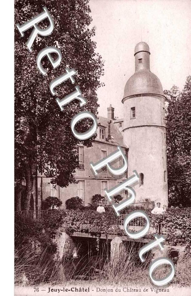 Donjon du Chateau de Vigneau