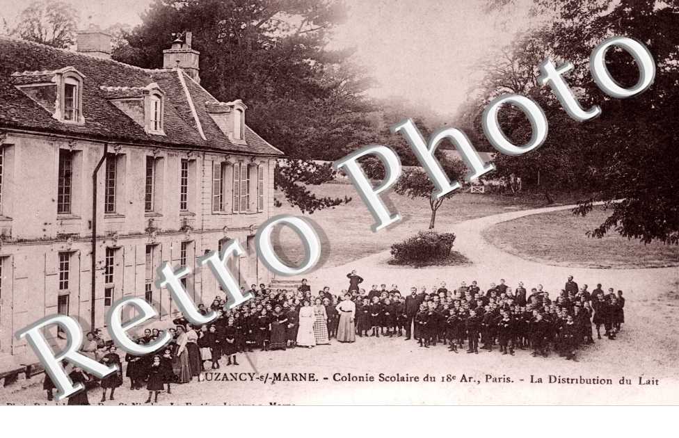 la Colonie Scolaire du 18eme Arrondissement, Paris, la Distribution du Lait