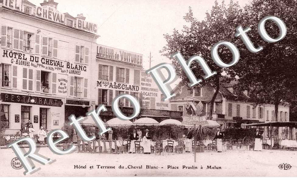 Hotel et Terrasse du Cheval Blanc, la Place du Praislin