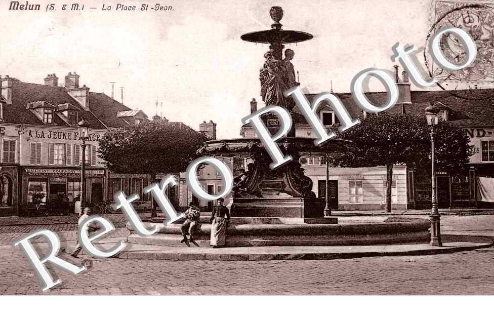 la Place Saint-Jean