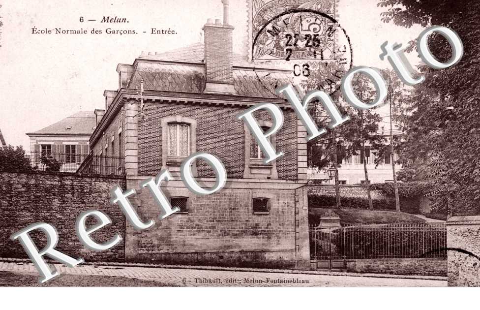 Ecole Normale des Garcons, Entree