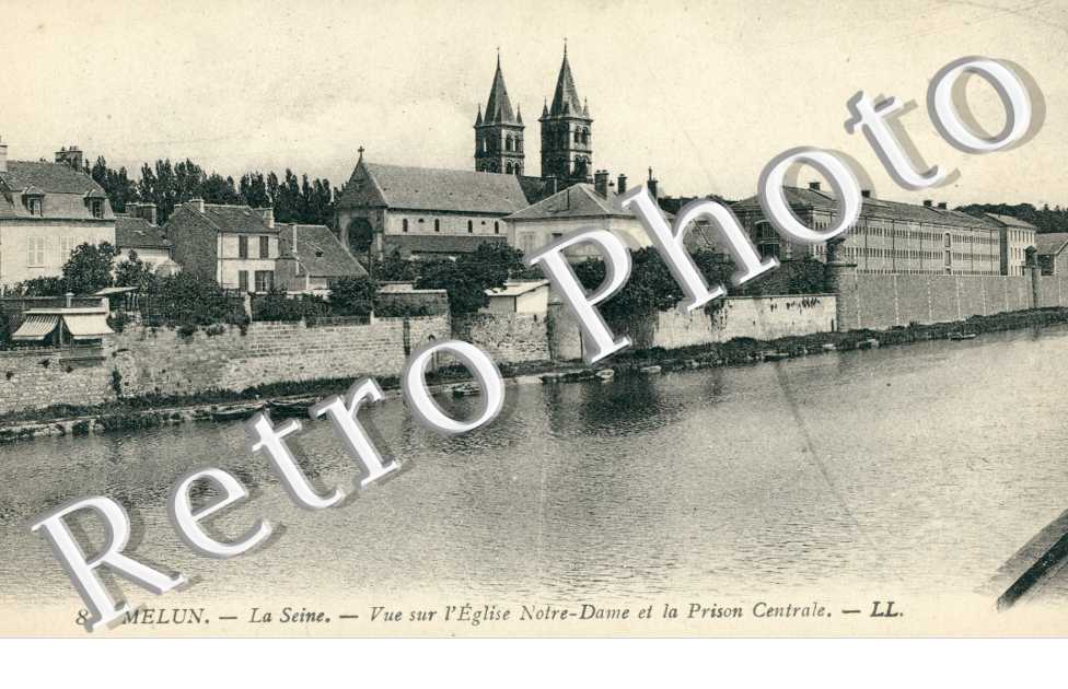 La Seine, Eglise Notre Dame et Prison Centrale