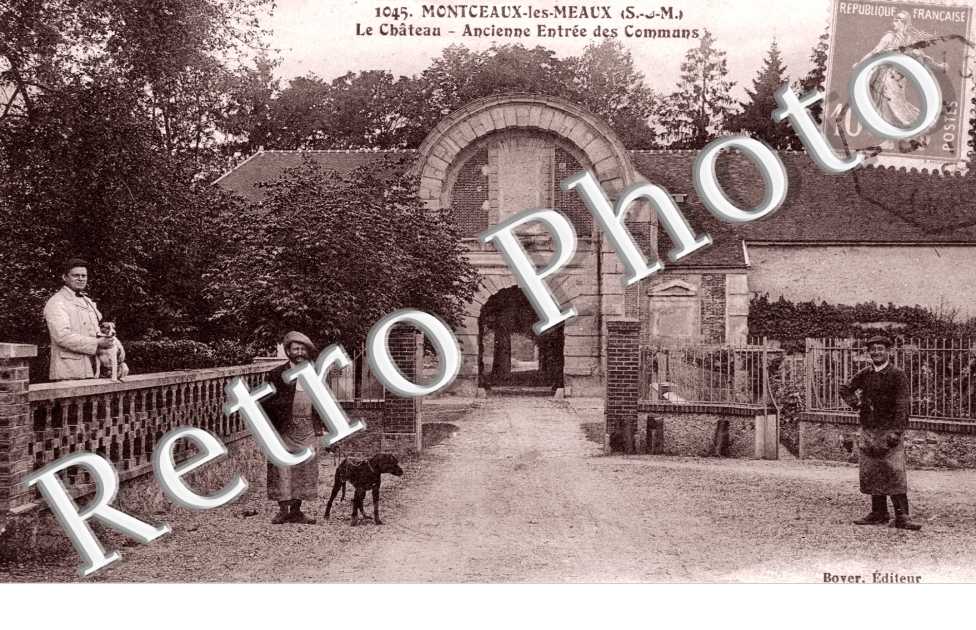 le Chateau, Ancienne Entree des Communs