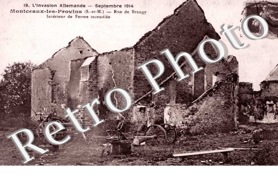 Interieur de la ferme incendiée