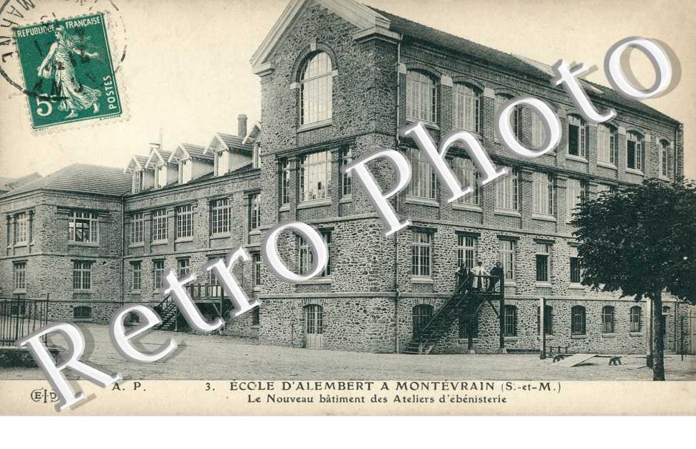 Ecole d'Alembert a Montevrain, le nouveau batiment des Ateliers d'ebenisterie.