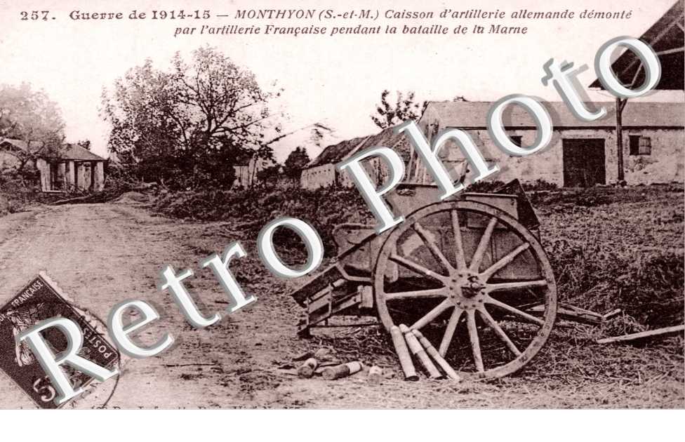 Caissons d'artillerie allemande demonte par l'artillerie Francaise pendant la Bataille de Marne
