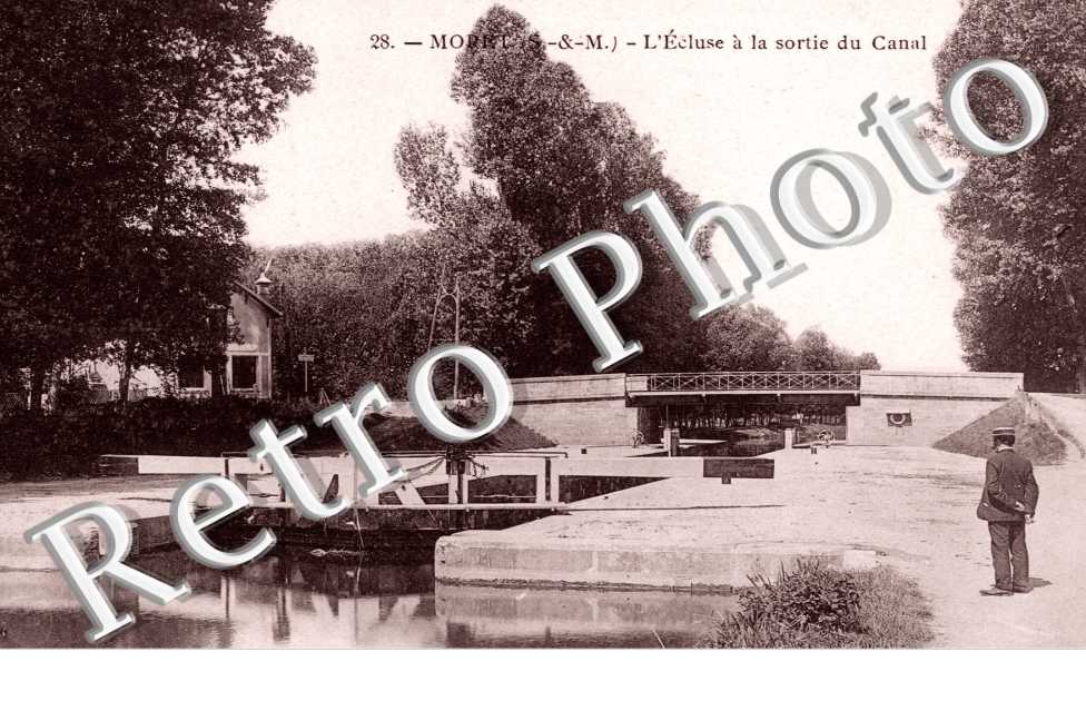 l'Ecluse a la sortie du Canal