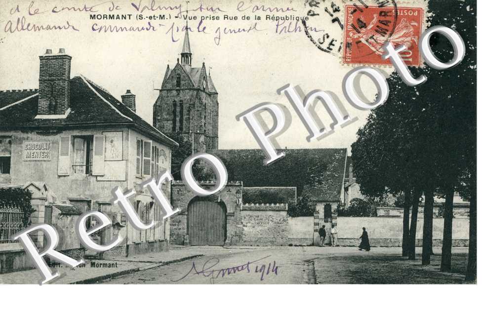 Vue prise Rue de la Republique