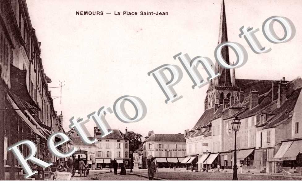 la Place Saint-Jean