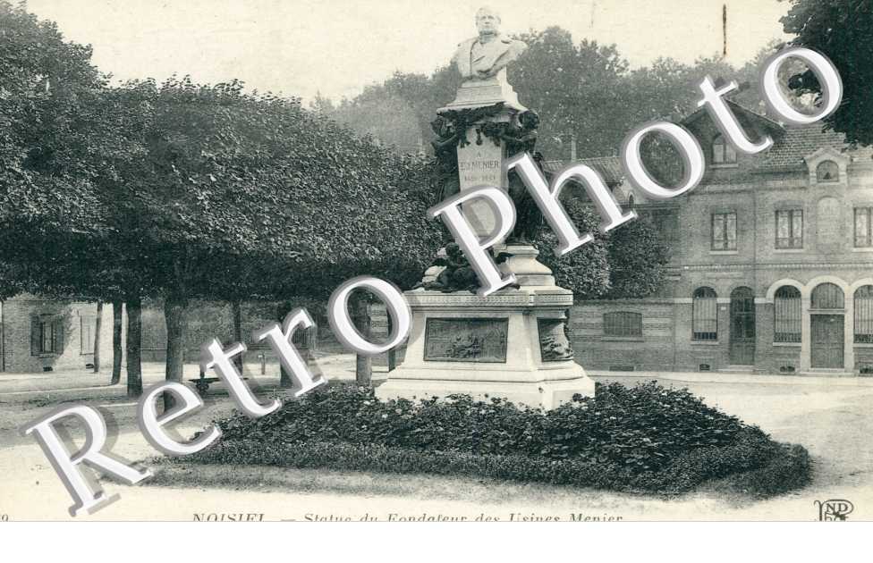  Statue du Fondateur des Usines Menier