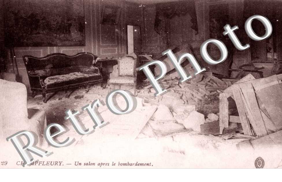 un salon apres le bombardement