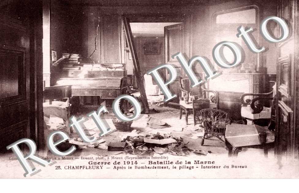 apres le bombardement, le pillage, interieur du bureau