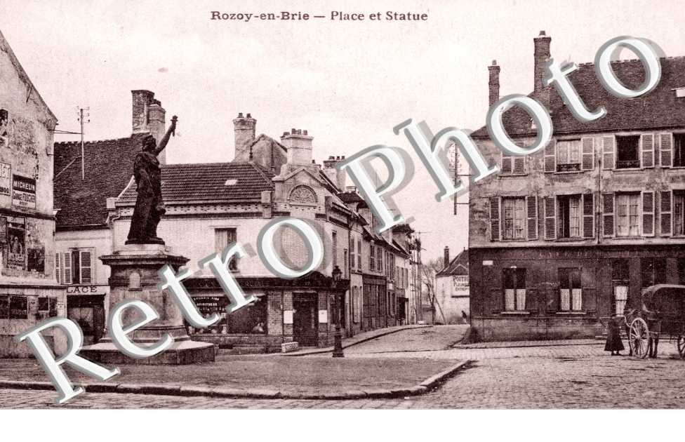 Place et Statue