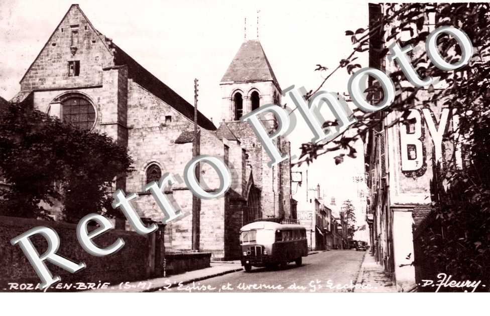 l'Eglise et Avenue du Saint Leclerc