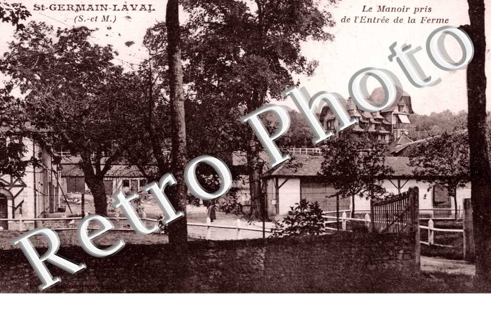 le Manoir pris de l'Entree de la Ferme