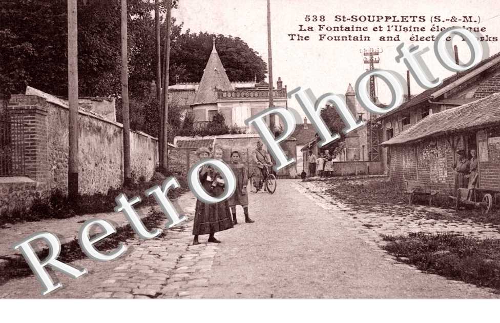 La fontaine et l'usine electrique