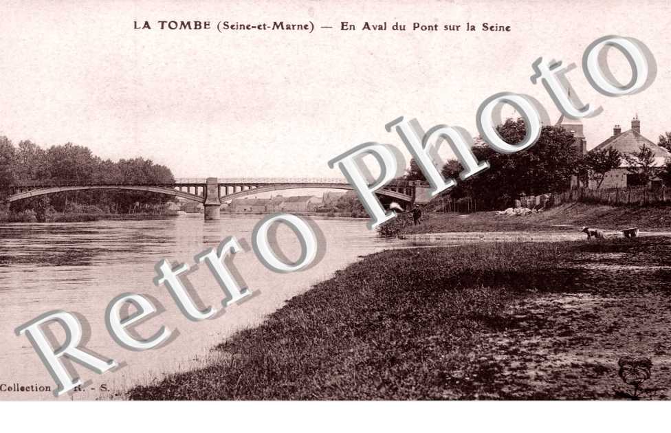 En aval du pont sur la Seine