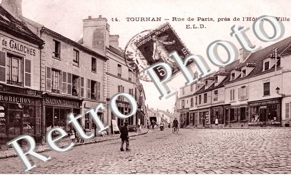 rue de paris pres de l'hotel de ville