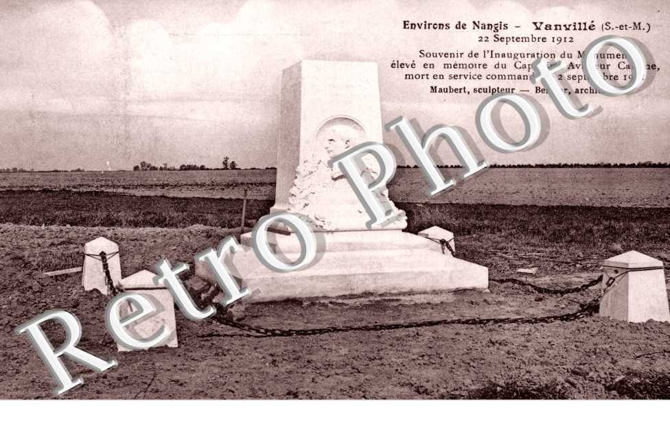 Monument en mémoire du Capitaine Aviateur Camine