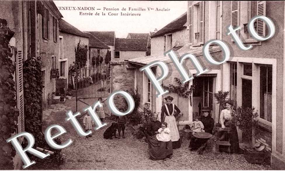 Veneux-Nadon - Pension de familles Vve Auclair - entree de la cour interieure