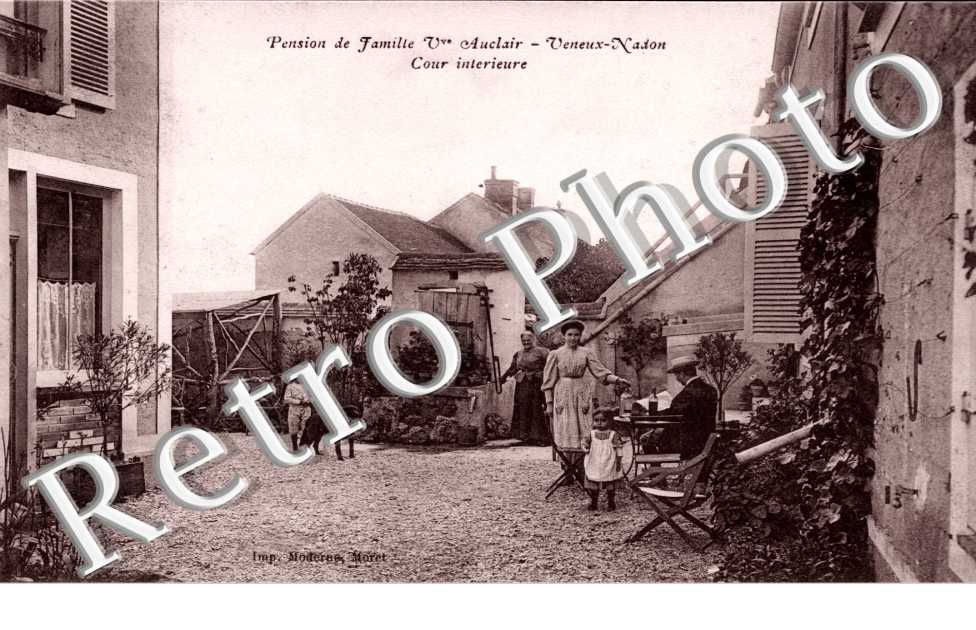 Veneux-Nadon - Pension de familles Vve Auclair - cour interieure