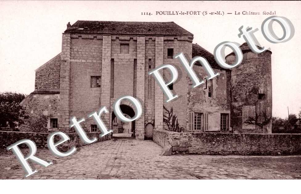 Pouilly-le-fort - le chateau feodal