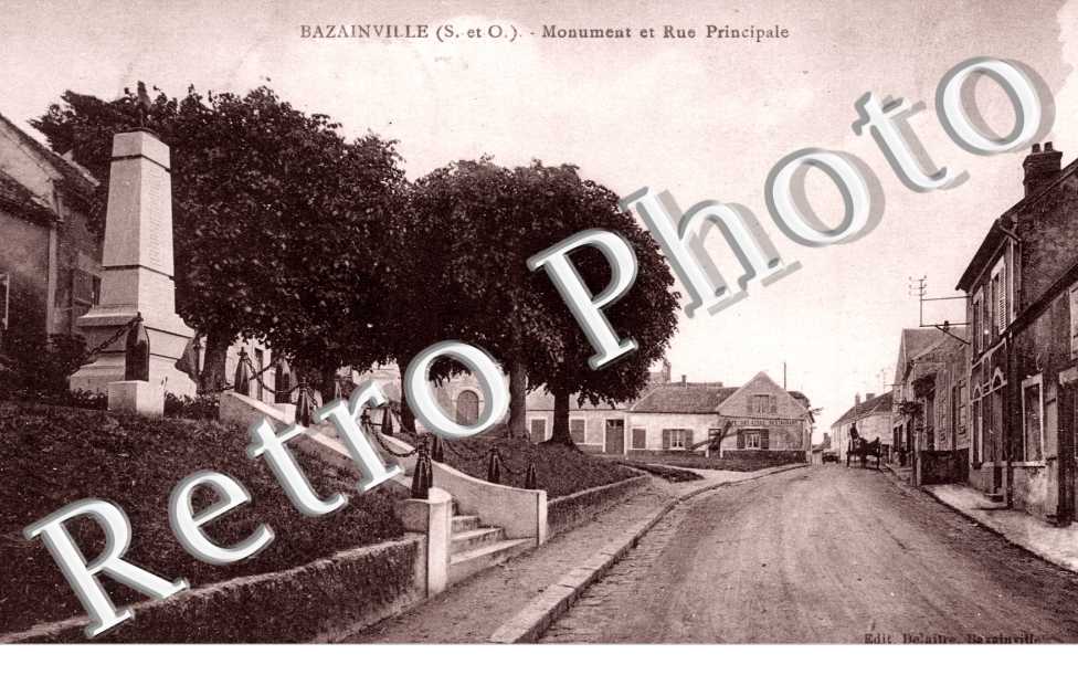 Monument et Rue Principale