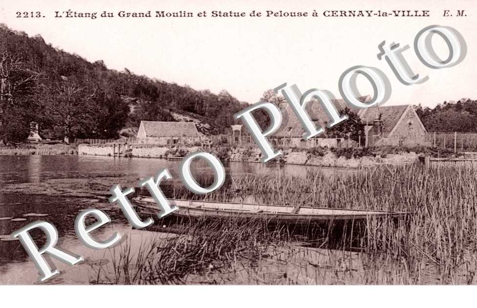l'Etang du Grand Moulin et la Statue de Pelouse