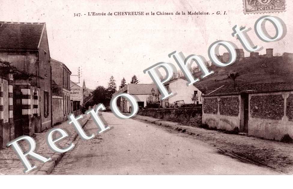 Entrée et Château de la Madeleine