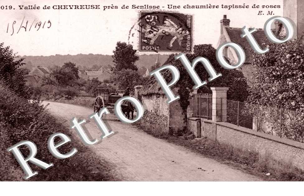 Une chaumiere tapissee de roses
