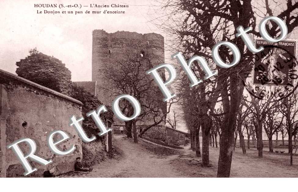 l'Ancien Chateau, le Donjon et un pan du mur d'enceinte