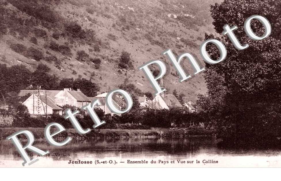 Ensemble du Pays et Vue sur la Colline