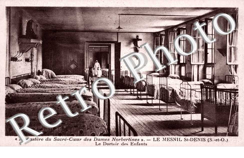 Monastere du sacre coeur des Dames Nobertines - dortoir des enfants