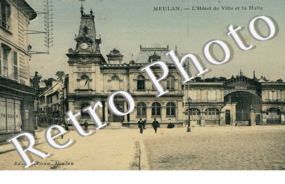 L'Hotel de Ville et la Halle