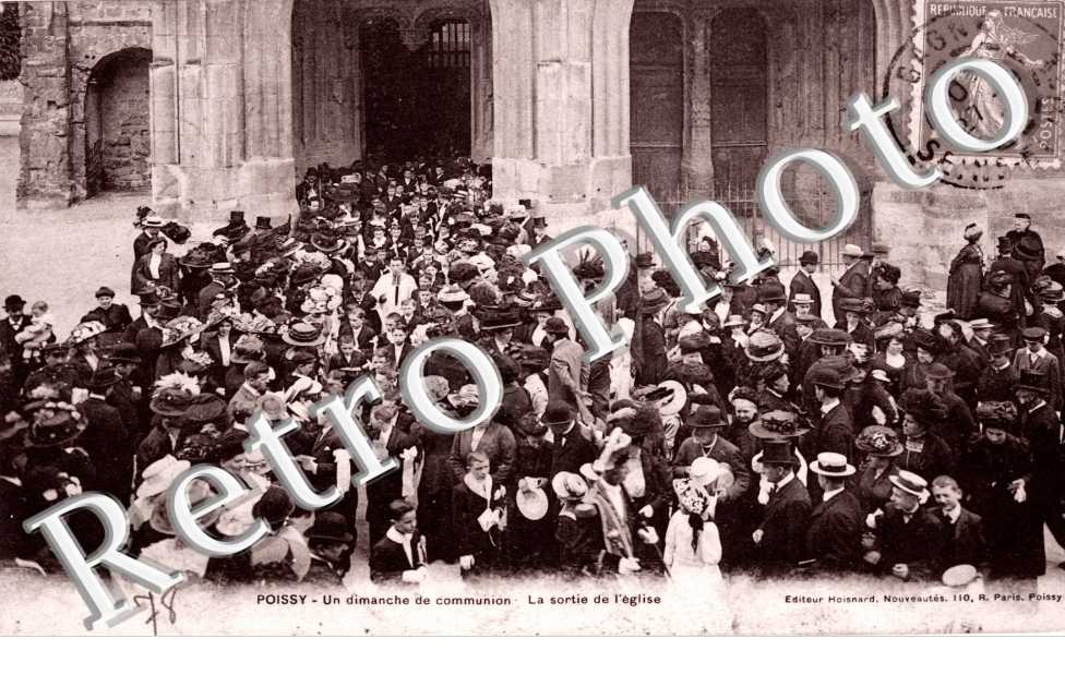 Un dimanche de communion - sortie de l'eglise