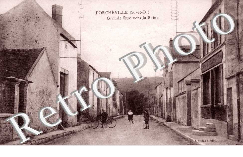 Grande Rue vers la Seine