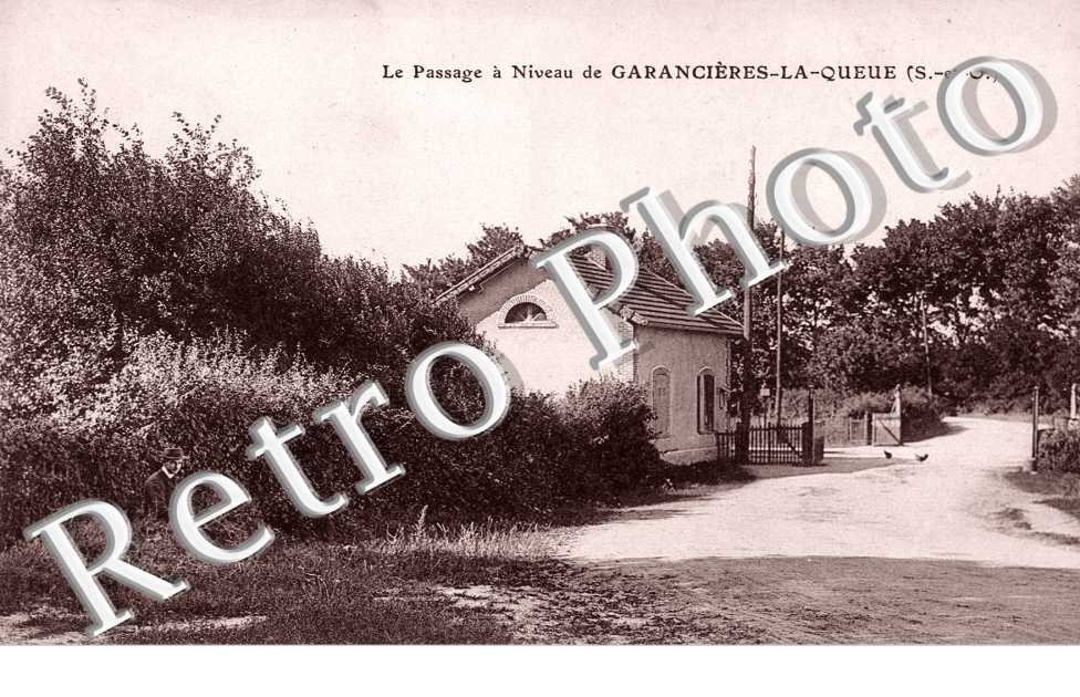 Le passage a niveau de Garancieres-la-queue