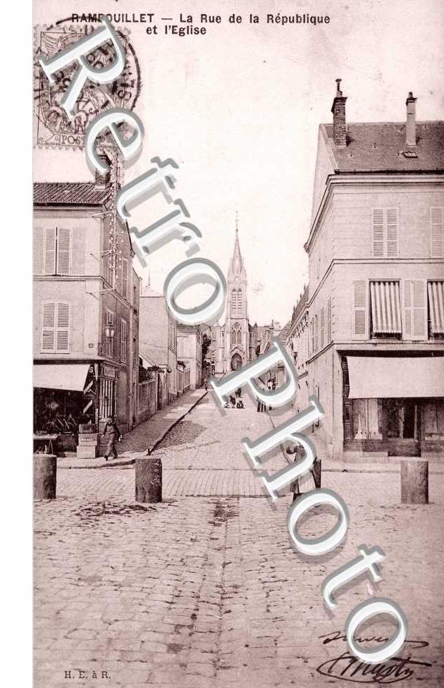 la Rue de la Republique et l'Eglise
