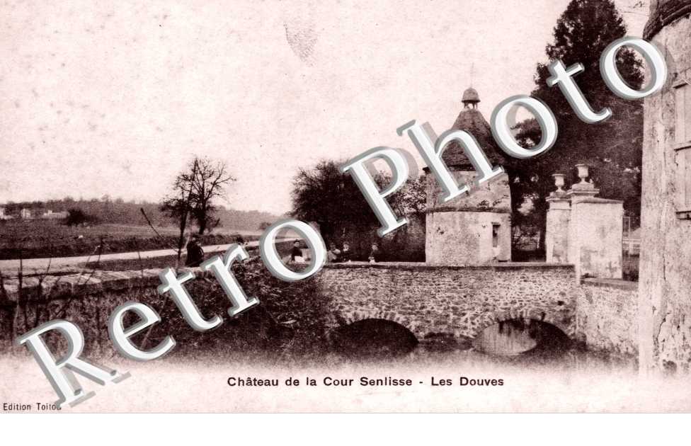 Chateau de la Cour Senlisse, les Douves