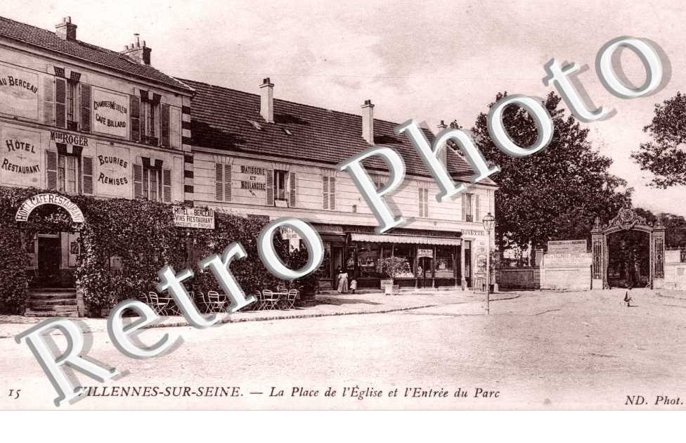 La Place de l'Eglise et l'Entree du Parc