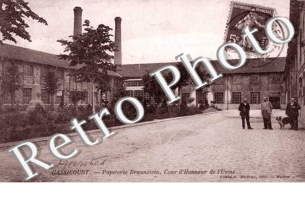 Gassicourt, la Papeterie, Cour d'Honneur de l'Usine