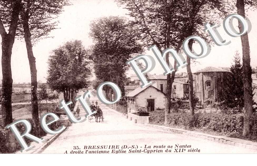 la Route de Nantes et l'Ancienne Eglise Saint-Cyprien du XIIeme siecle