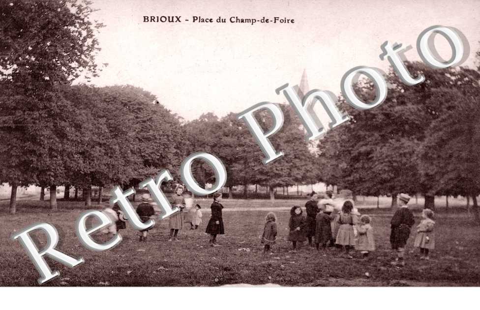 la Place du Champ de Foire, Brioux