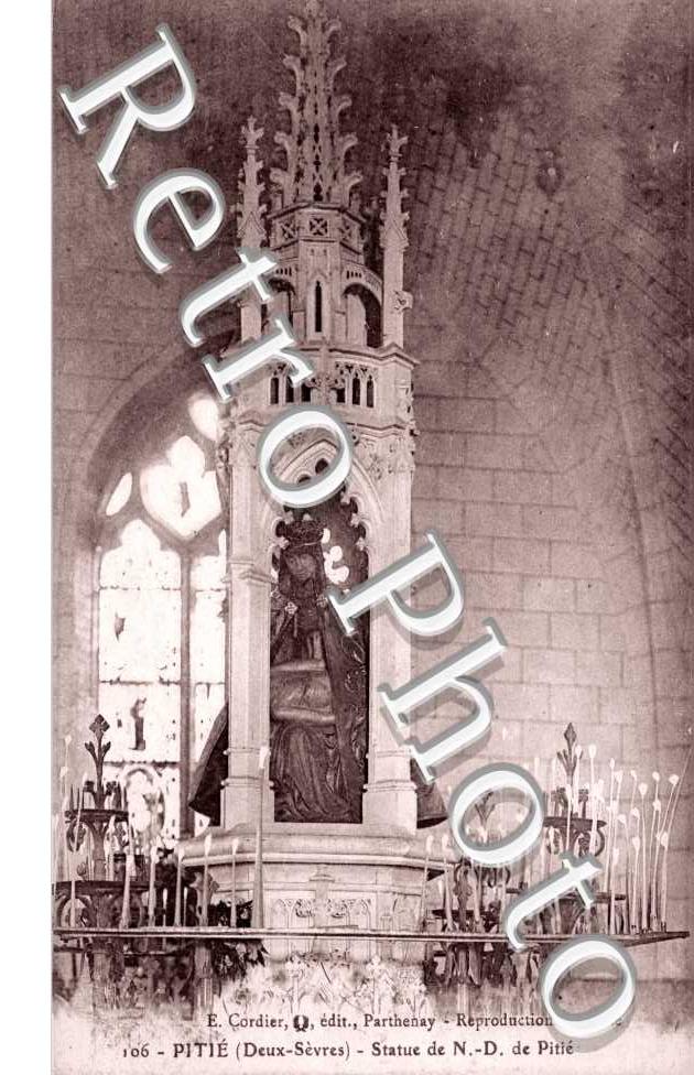 Statue de  ND de Pitié