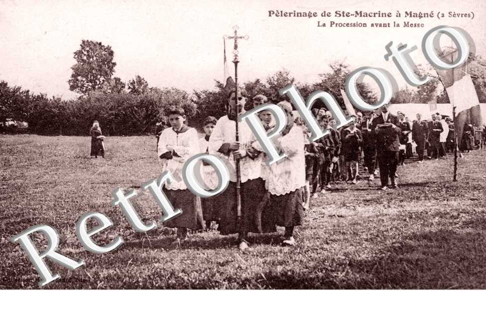 Pelerinage de Sainte Macrine, Procession avant la Messe