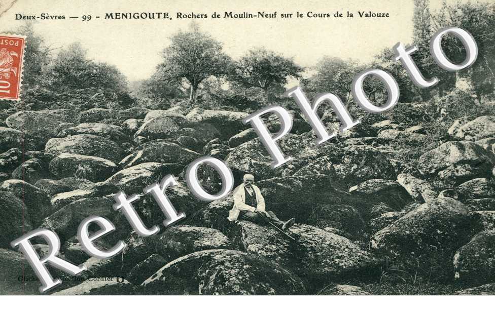 Rochers de Moulin-Neuf sur le Cours de la Valouze