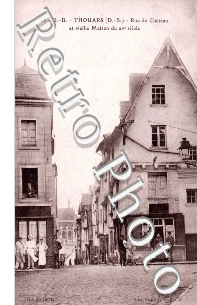 Rue du Chateau et Vieille Maison du XVeme siecle